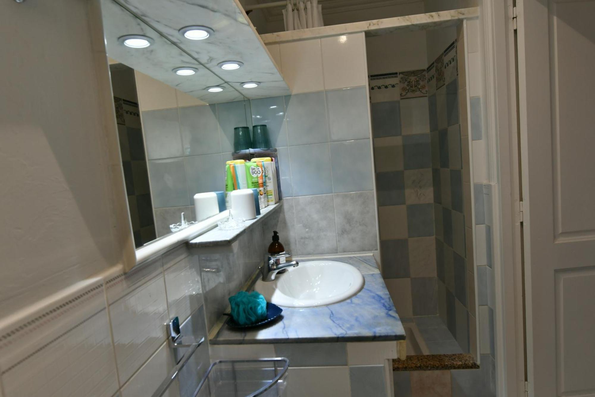 Elegant-Cosy 2P55M2 Dans Bas De Villa Provencale ! Villeneuve-Loubet Esterno foto